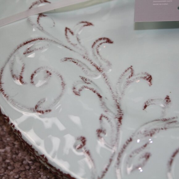 Soho Loft Dinner Plates Rustic Flower Set of 4 11" Melamine Seafoam Green NWT - Picture 4 of 6